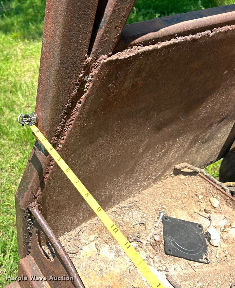 image for item DO6549 Winch truck bed