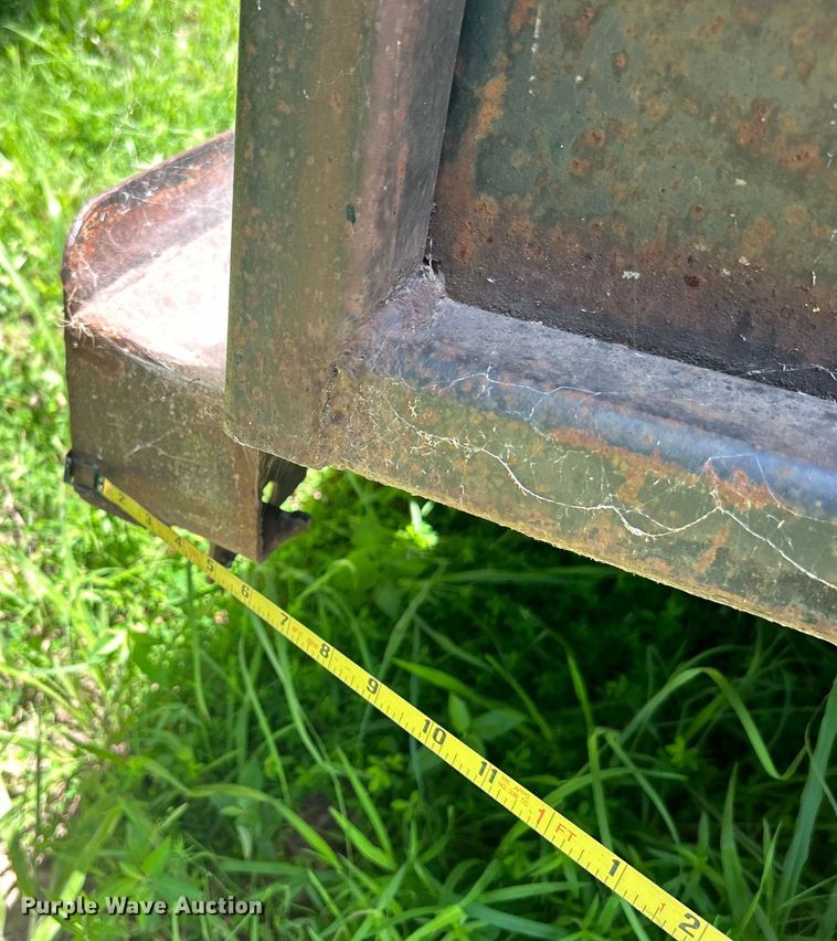 image for item DO6549 Winch truck bed