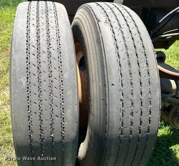 image for item DO6553 Shop Built roll-off container trailer