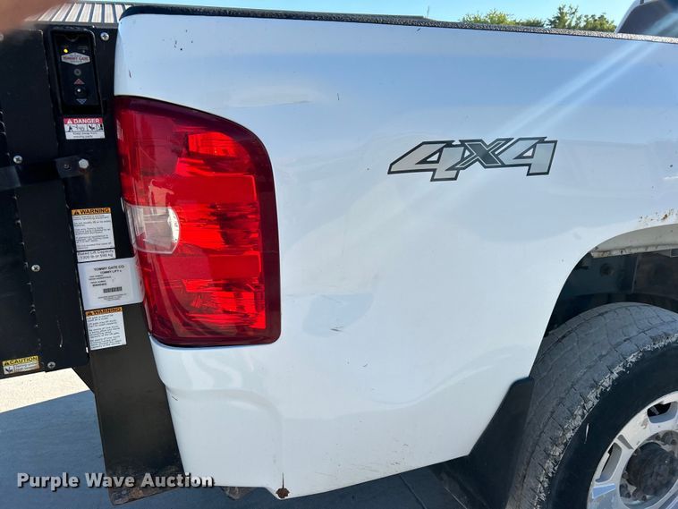 image for item DO6556 2012 Chevrolet  Silverado 2500HD Crew Cab pickup truck