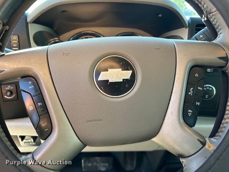 image for item DO6556 2012 Chevrolet  Silverado 2500HD Crew Cab pickup truck