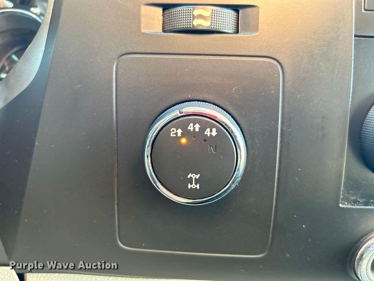 image for item DO6556 2012 Chevrolet  Silverado 2500HD Crew Cab pickup truck