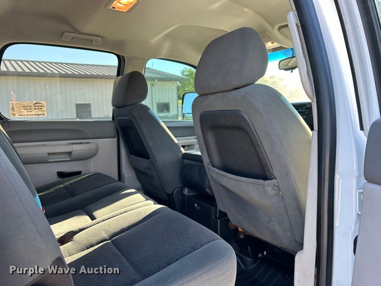 image for item DO6556 2012 Chevrolet  Silverado 2500HD Crew Cab pickup truck