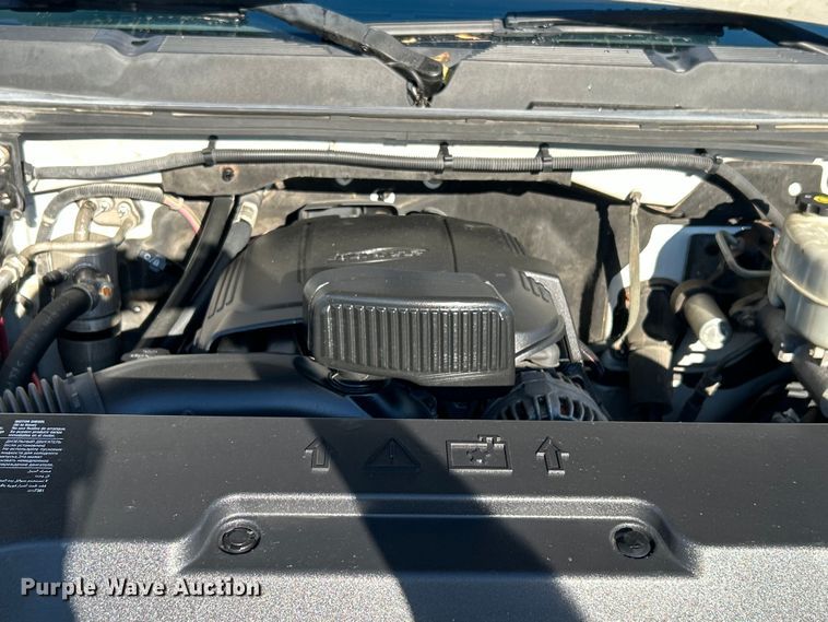 image for item DO6556 2012 Chevrolet  Silverado 2500HD Crew Cab pickup truck