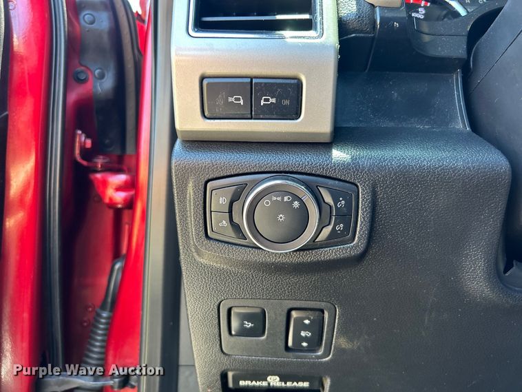 image for item DO6557 2019 Ford F250  Crew Cab pickup truck