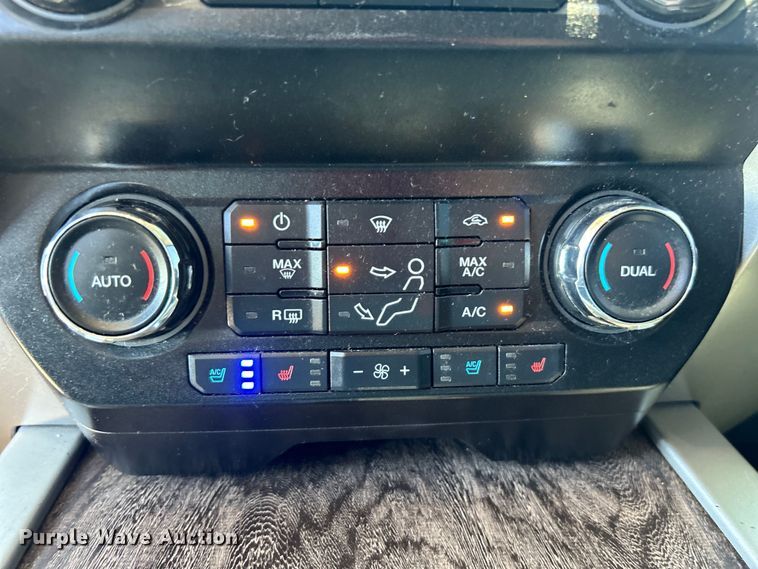 image for item DO6557 2019 Ford F250  Crew Cab pickup truck