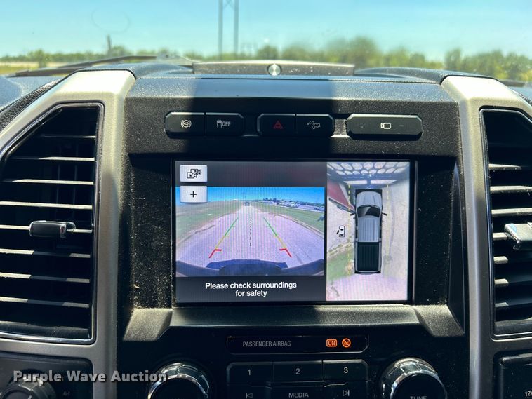 image for item DO6557 2019 Ford F250  Crew Cab pickup truck