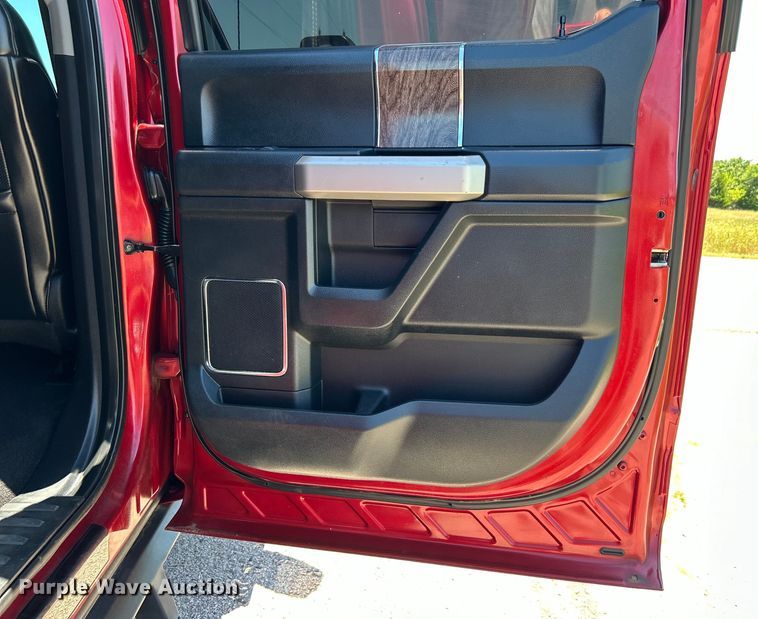 image for item DO6557 2019 Ford F250  Crew Cab pickup truck