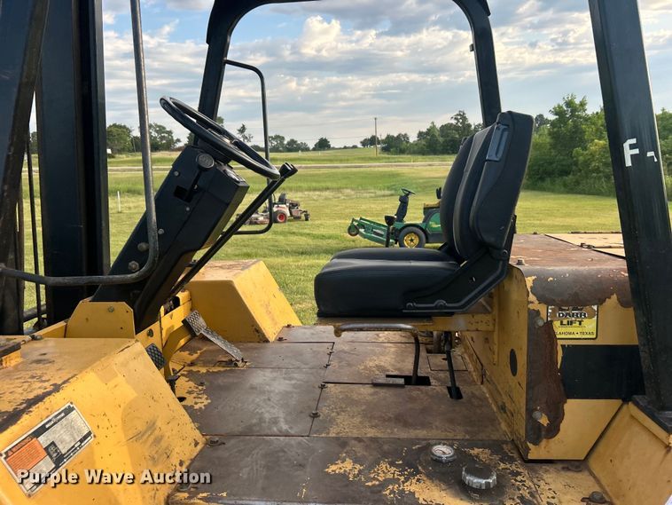 image for item DO6562 1999 Eagle Picher RC60 forklift