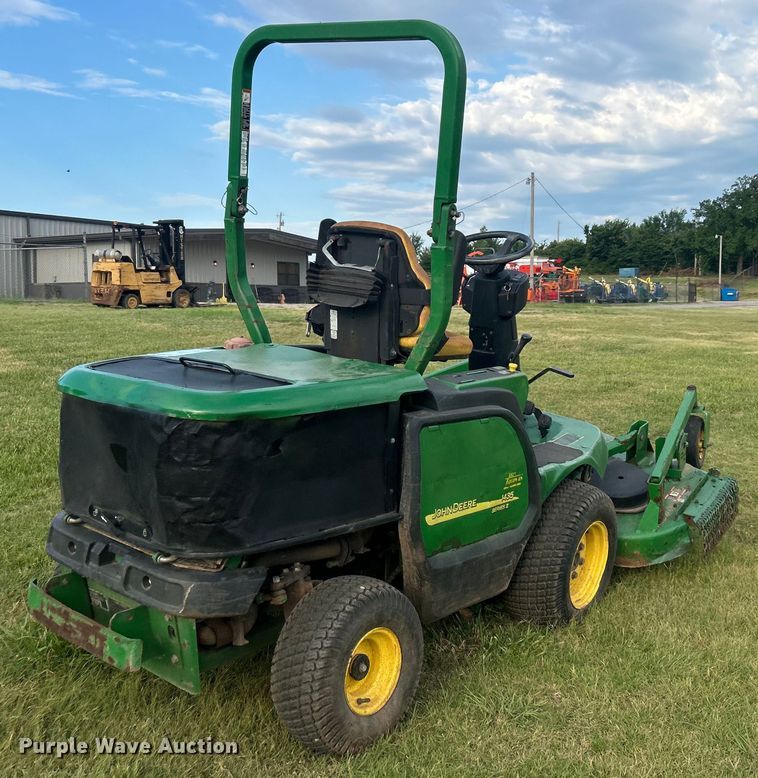 image for item DO6563 2004 John Deere 1435 lawn mower