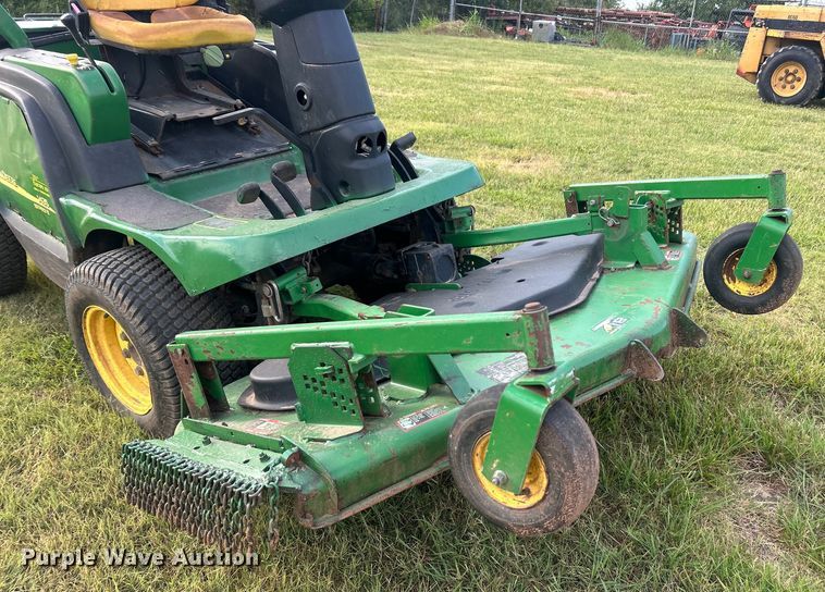 image for item DO6563 2004 John Deere 1435 lawn mower