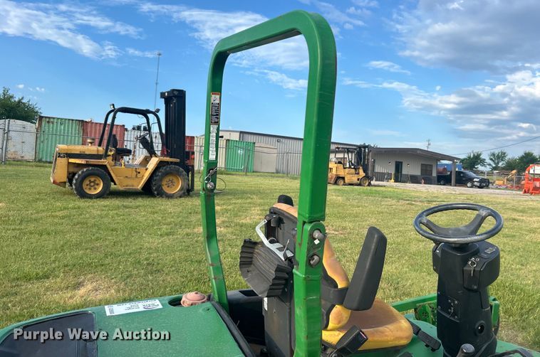 image for item DO6563 2004 John Deere 1435 lawn mower