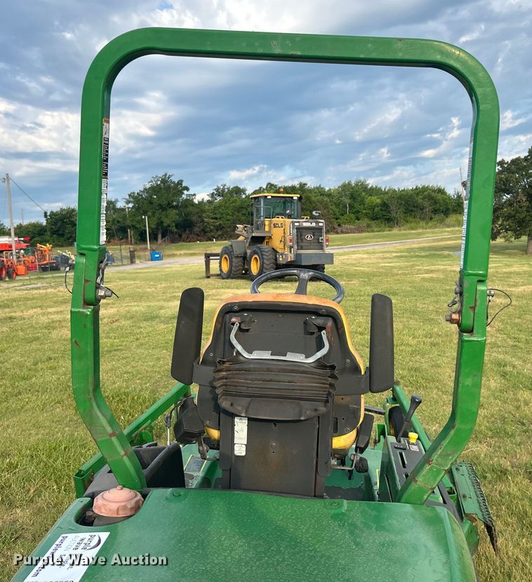 image for item DO6563 2004 John Deere 1435 lawn mower