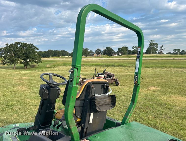 image for item DO6563 2004 John Deere 1435 lawn mower