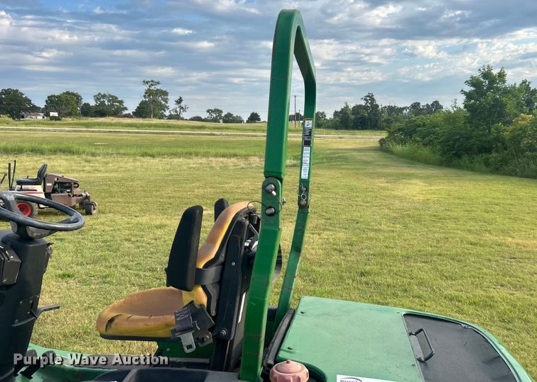 image for item DO6563 2004 John Deere 1435 lawn mower