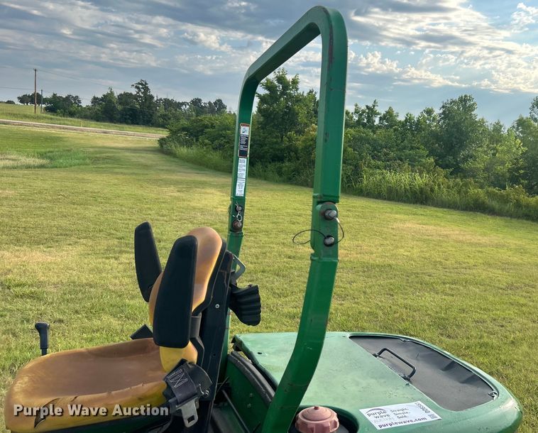 image for item DO6563 2004 John Deere 1435 lawn mower