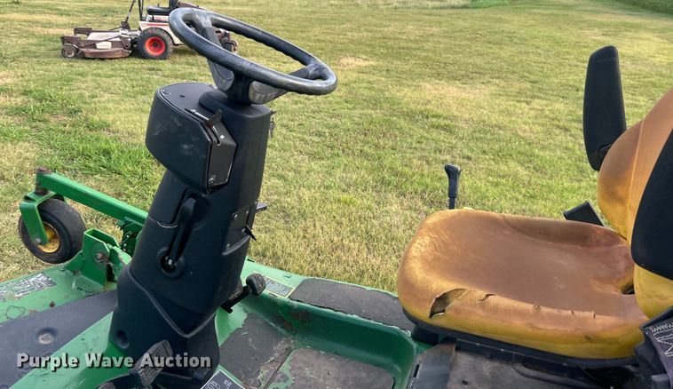 image for item DO6563 2004 John Deere 1435 lawn mower