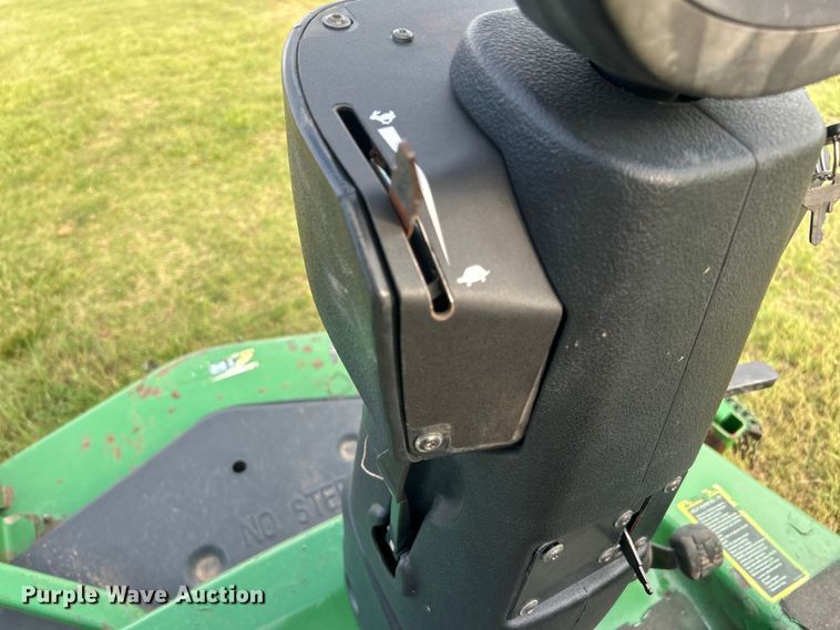 image for item DO6563 2004 John Deere 1435 lawn mower