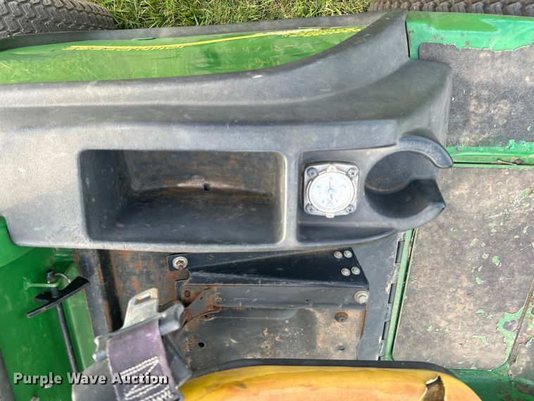 image for item DO6563 2004 John Deere 1435 lawn mower