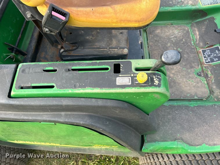 image for item DO6563 2004 John Deere 1435 lawn mower