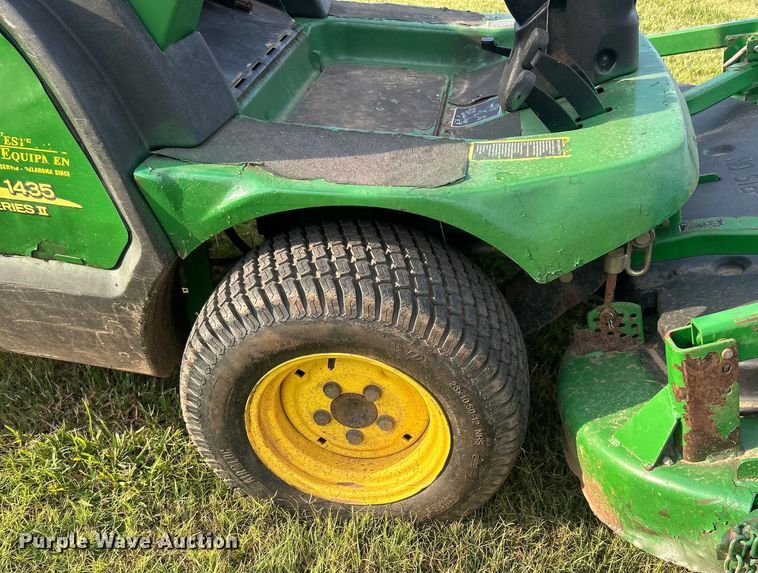 image for item DO6563 2004 John Deere 1435 lawn mower