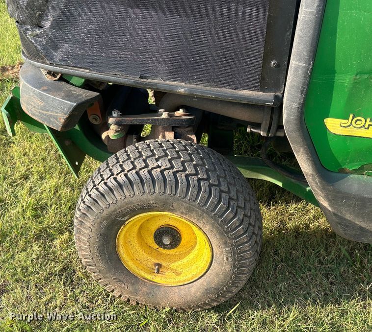 image for item DO6563 2004 John Deere 1435 lawn mower