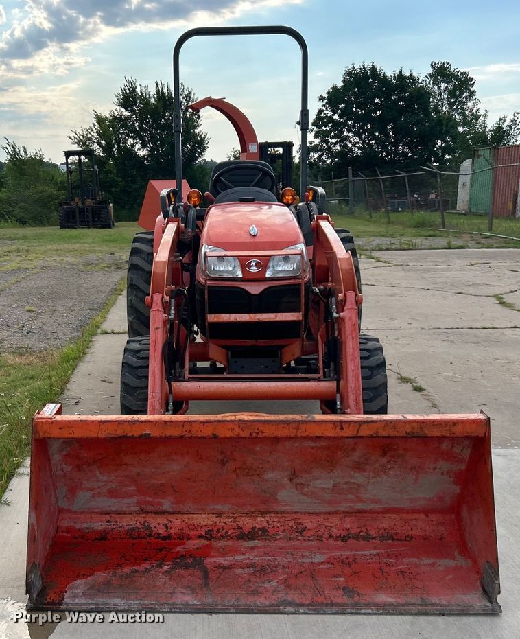 image for item DO6567 2011 Kubota B3300SU MFWD tractor