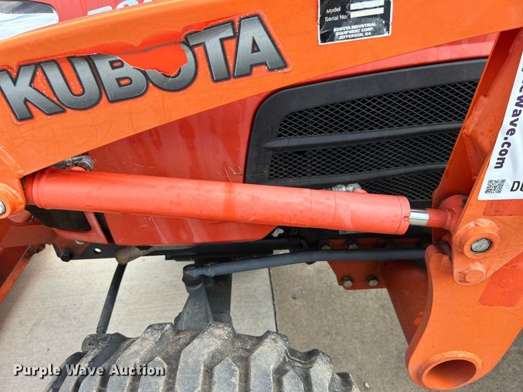 image for item DO6567 2011 Kubota B3300SU MFWD tractor