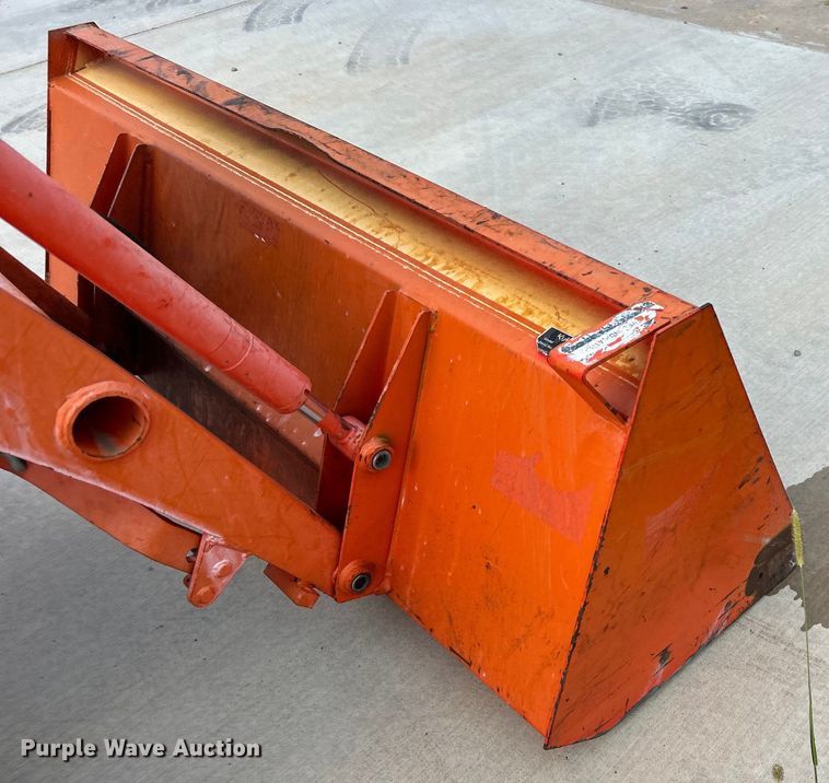 image for item DO6567 2011 Kubota B3300SU MFWD tractor