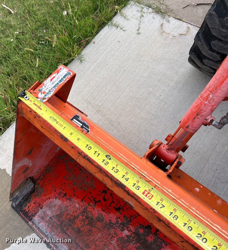 image for item DO6567 2011 Kubota B3300SU MFWD tractor