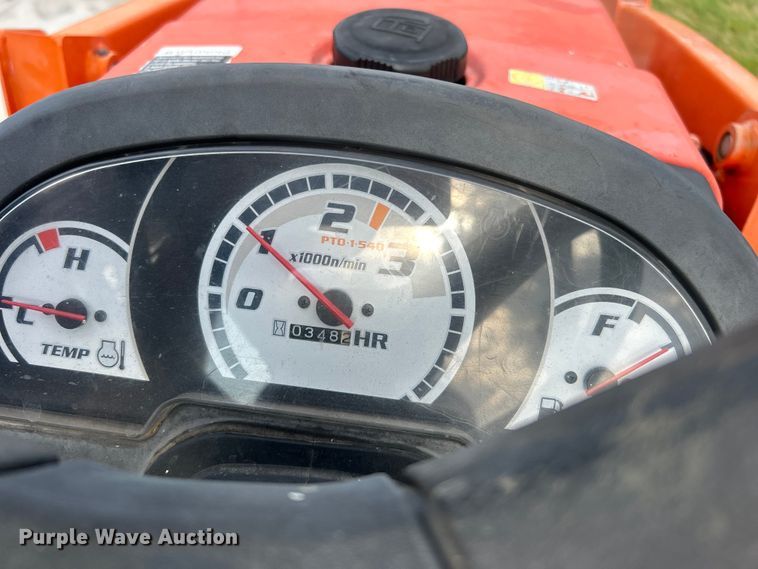 image for item DO6567 2011 Kubota B3300SU MFWD tractor