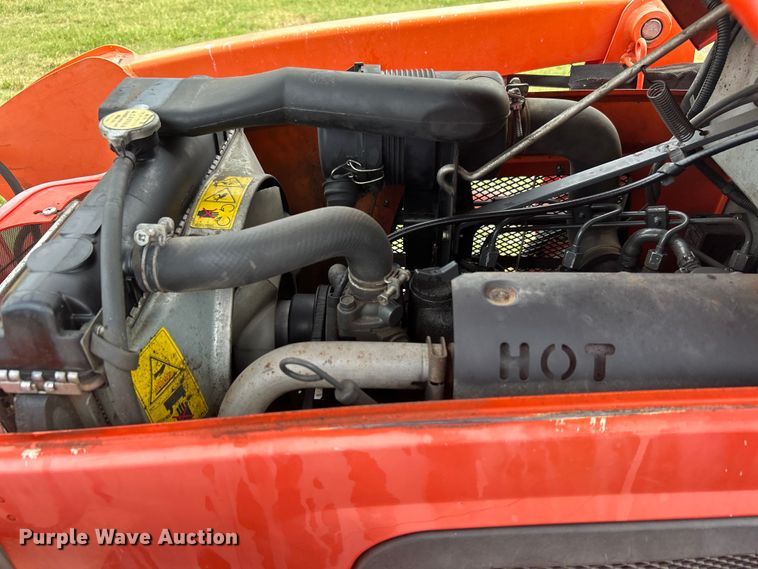 image for item DO6567 2011 Kubota B3300SU MFWD tractor