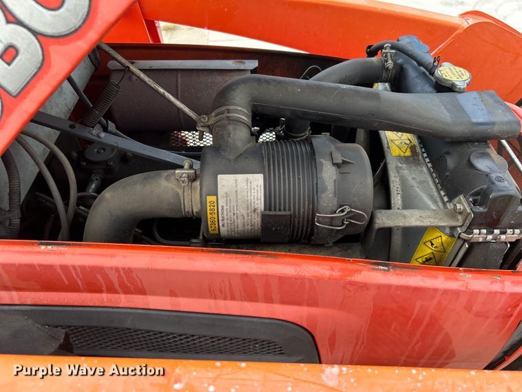 image for item DO6567 2011 Kubota B3300SU MFWD tractor