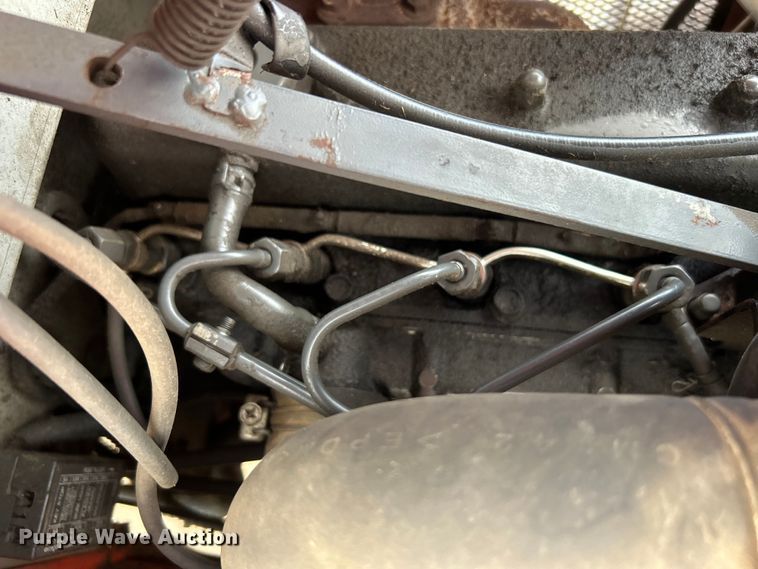 image for item DO6567 2011 Kubota B3300SU MFWD tractor