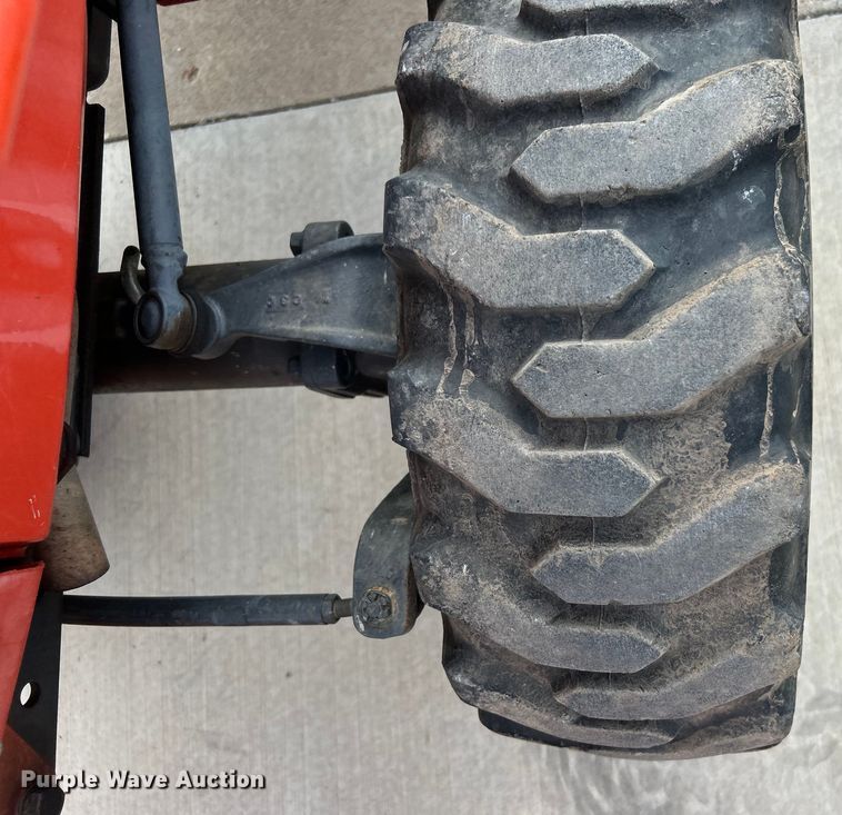 image for item DO6567 2011 Kubota B3300SU MFWD tractor