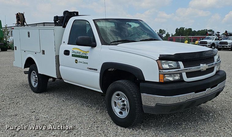 image for item DP0974 2005 Chevrolet Silverado 2500HD  utility bed pickup truck