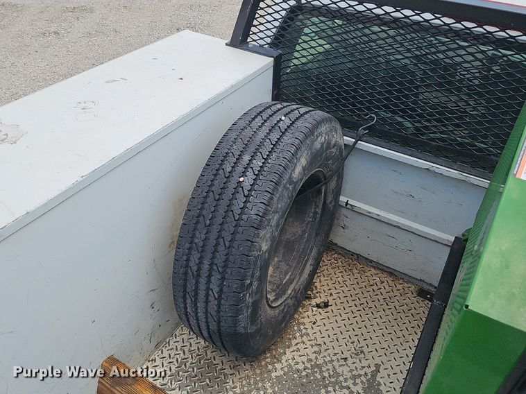 image for item DP0974 2005 Chevrolet Silverado 2500HD  utility bed pickup truck