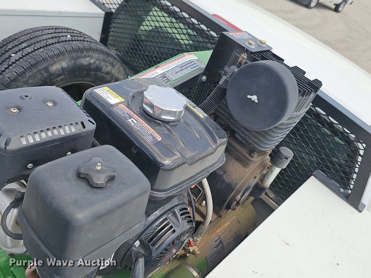 image for item DP0974 2005 Chevrolet Silverado 2500HD  utility bed pickup truck