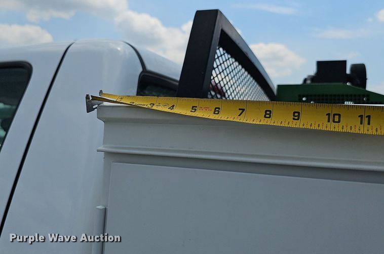 image for item DP0974 2005 Chevrolet Silverado 2500HD  utility bed pickup truck