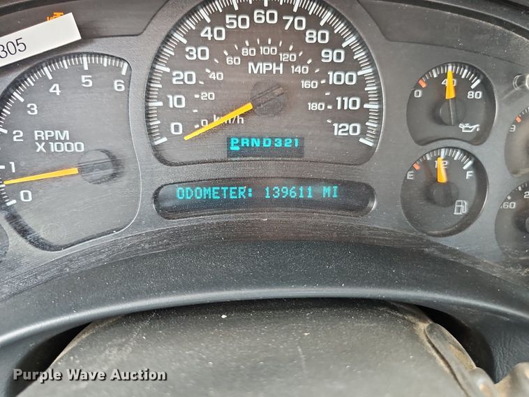 image for item DP0974 2005 Chevrolet Silverado 2500HD  utility bed pickup truck