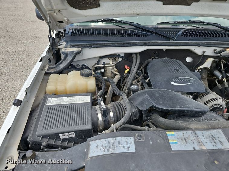 image for item DP0974 2005 Chevrolet Silverado 2500HD  utility bed pickup truck