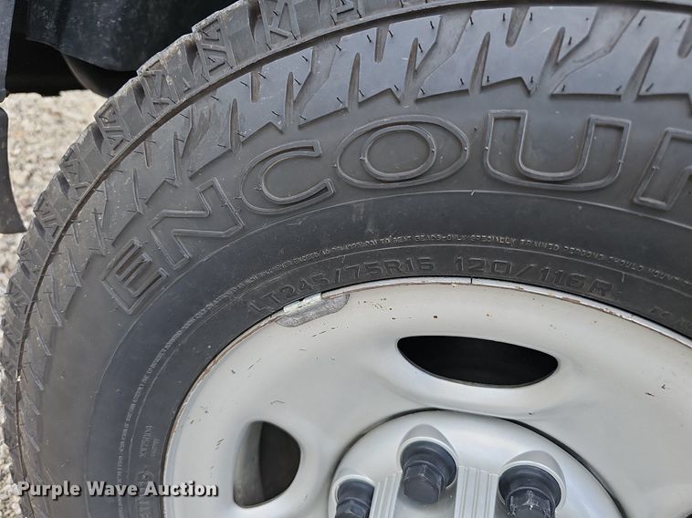 image for item DP0974 2005 Chevrolet Silverado 2500HD  utility bed pickup truck