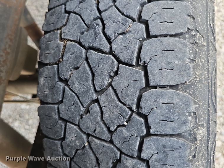 image for item DP0974 2005 Chevrolet Silverado 2500HD  utility bed pickup truck