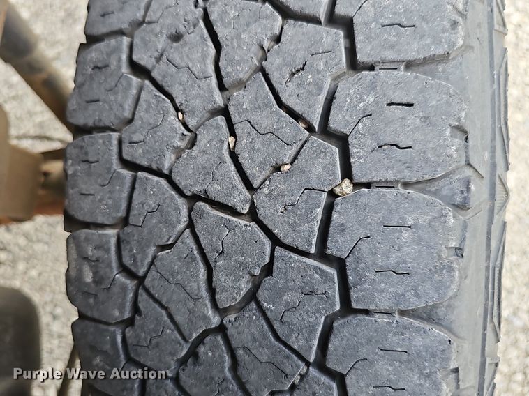 image for item DP0974 2005 Chevrolet Silverado 2500HD  utility bed pickup truck