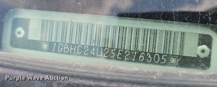 image for item DP0974 2005 Chevrolet Silverado 2500HD  utility bed pickup truck