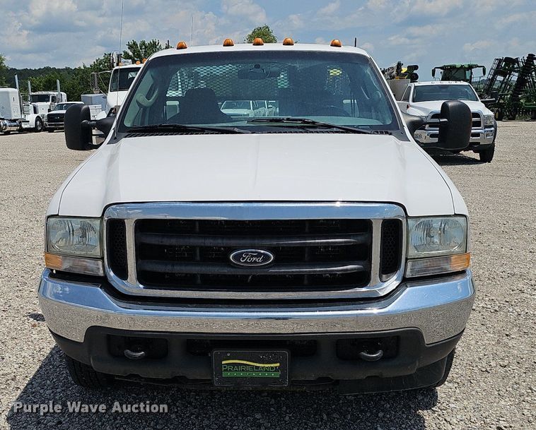 image for item DP0975 2004 Ford F350 Super Duty XLT utility bed pickup truck