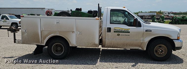 image for item DP0975 2004 Ford F350 Super Duty XLT utility bed pickup truck