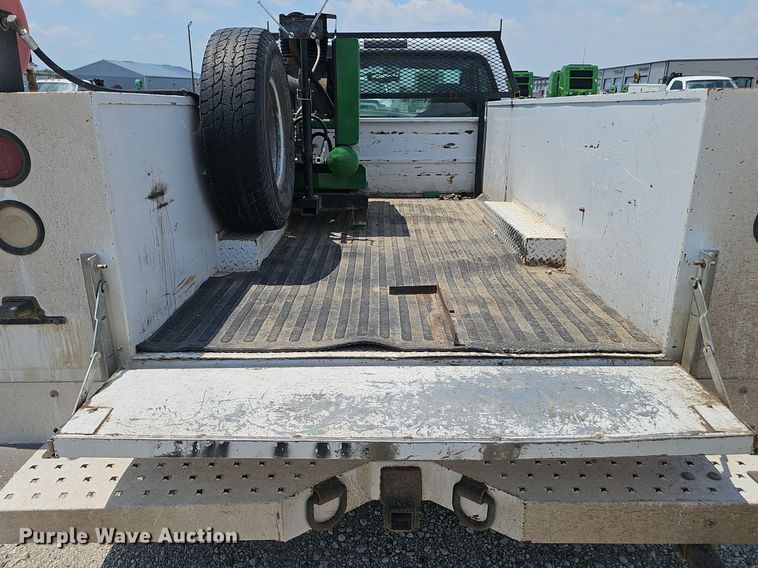 image for item DP0975 2004 Ford F350 Super Duty XLT utility bed pickup truck