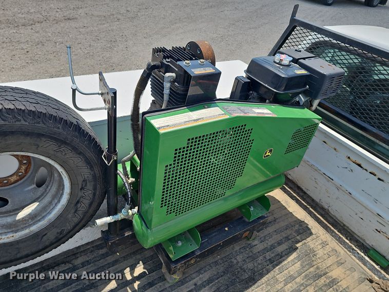 image for item DP0975 2004 Ford F350 Super Duty XLT utility bed pickup truck