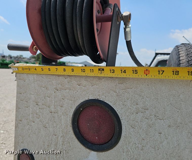 image for item DP0975 2004 Ford F350 Super Duty XLT utility bed pickup truck